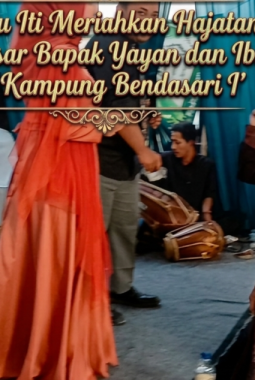 Ibu Wartini dan Ibu Iti Meriahkan Hajatan Mungut Mantu Keluarga Besar Bapak Yayan dan Ibu Warsih di Kampung Bendasari I