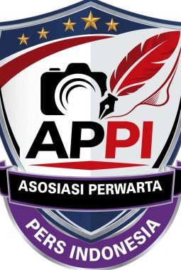 KARAWANG JADI PUSAT GAUNG SEMANGAT PERS: Mars APPI Karya Weliari Willy Resmi Menggema